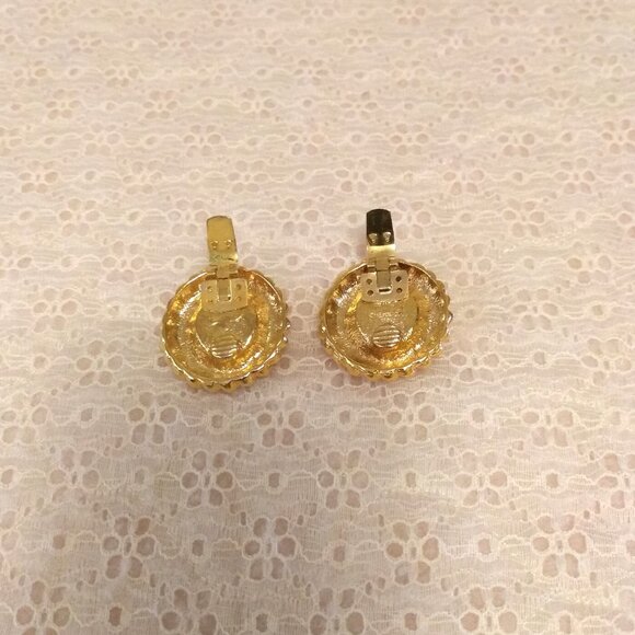 Vintage White Cream Pearl Statement Large Gold Tone Earrings Non-Pierced Clip - Picture 7 of 8